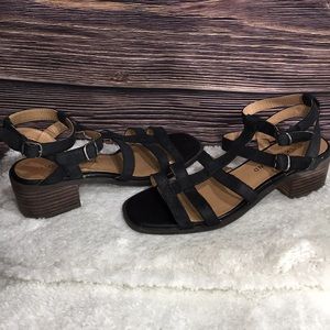 Lucky brand black sandals 6.5M
